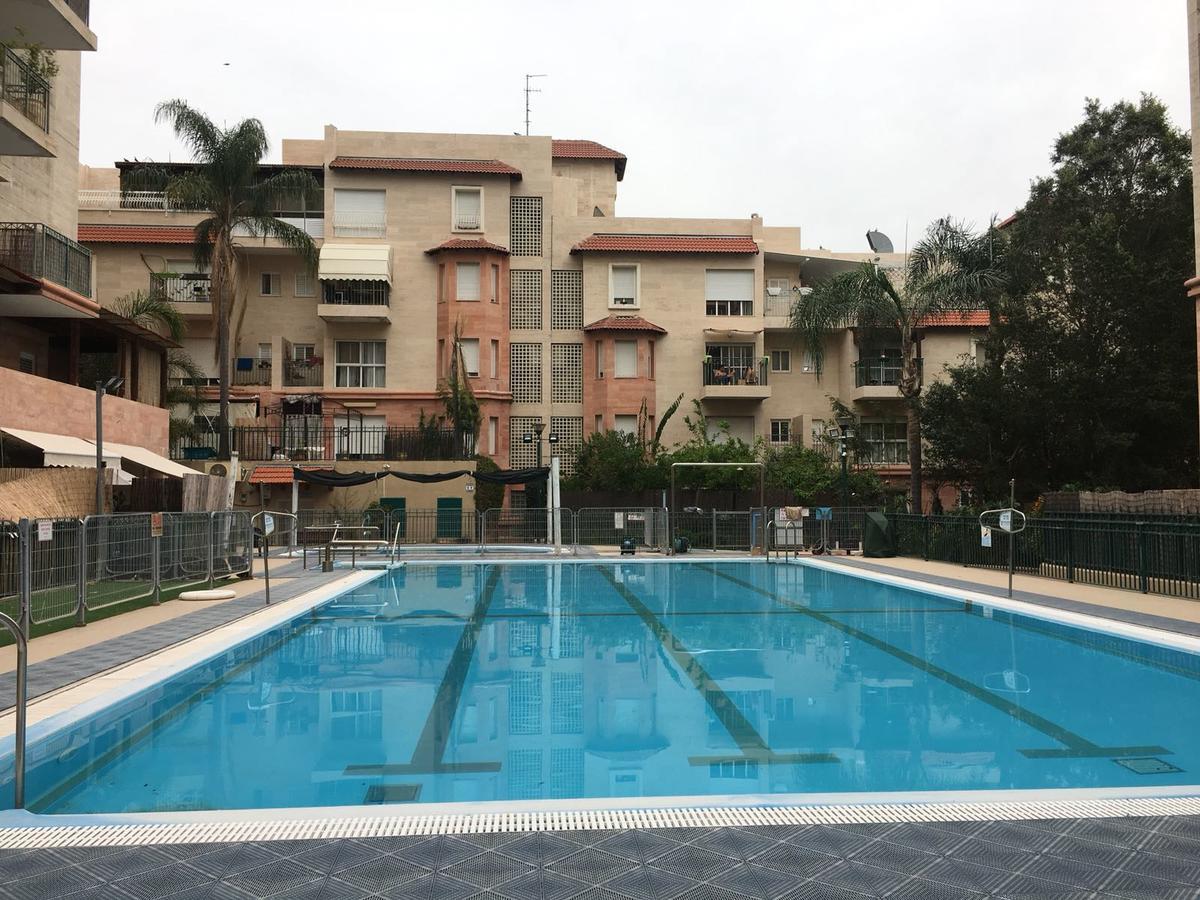Pool & Garden Aparthotel Rechovot Kültér fotó